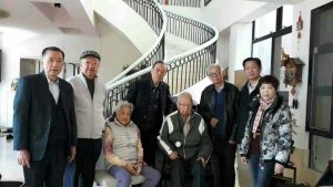 看似尋常實崎嶇  成如容易卻艱辛