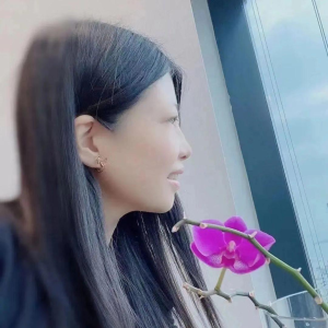 春的氣息如此濃郁！香港詩人萍兒：面向宇宙人生春暖花開