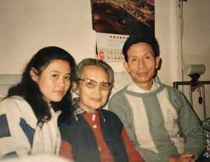 郁飛為父償還文債