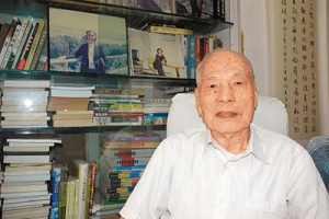 卷首語：香港文學的推手——懷念曾敏之先生