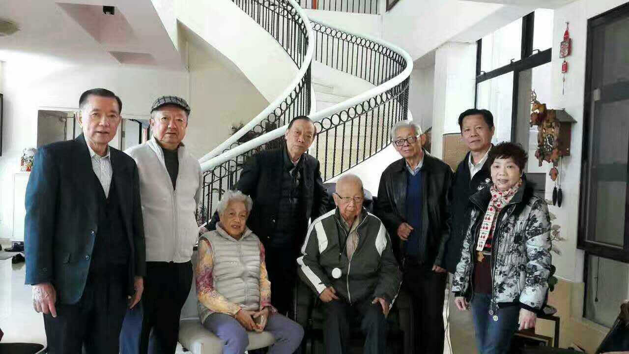 看似尋常實崎嶇  成如容易卻艱辛