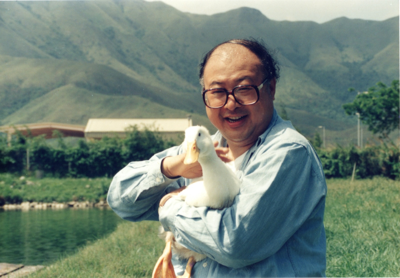 何紫生平簡介