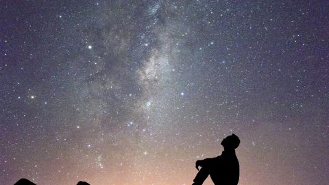 山丘的一邊
