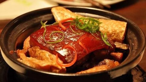 搖櫓的篷船搖啊搖，搖進了平湖的彎彎河（外一首）