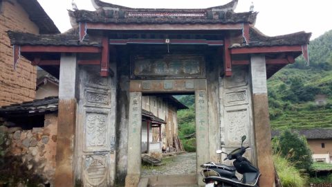 屋簷下的故事