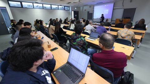 香港文學與世界華文文學的互動與前瞻——國際學術研討會分組發言報告紀要