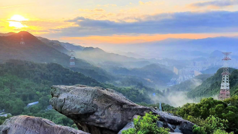 登內湖金面山（外二首）