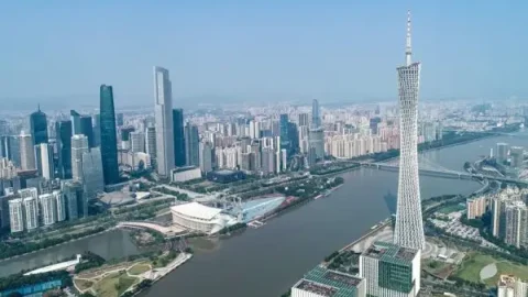 《香港作家》網絡版第三十三期（2025年6月號）徵稿