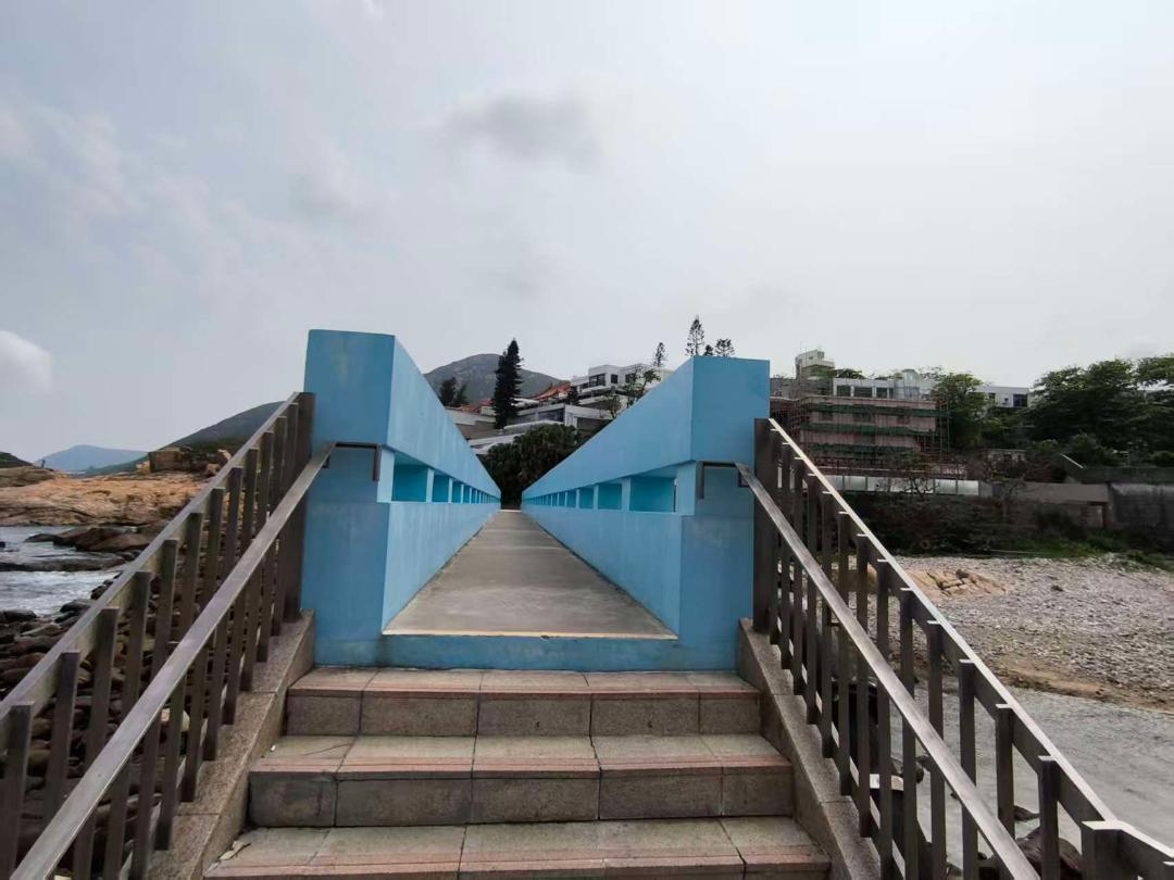 海風吹過石澳情人橋